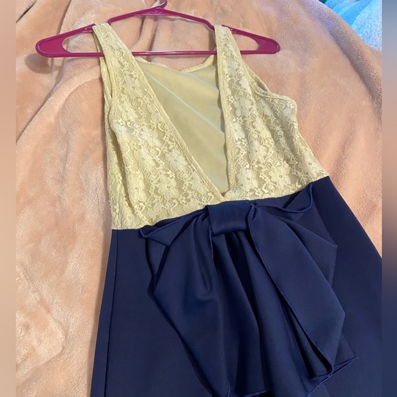 Urban Rose dress pencil skirt with low cut back - Picture 4 of 7